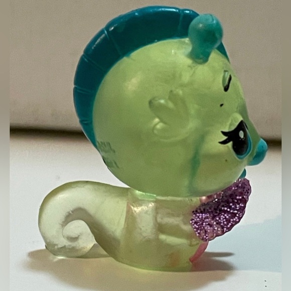 Hatchimals CollEGGtibles  Rare Green Seahorse Seaspoon Season 4 Purple Wings - Picture 5 of 6